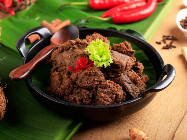 9 Langkah Resep Rendang Khas Minangkabau Asli yang Hitam Pekat Tanpa Kecap [Lengkap]