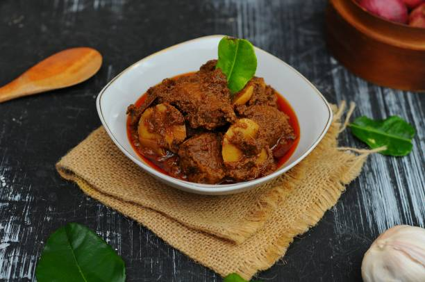 5 Penyebab Rendang Berjamur Saat Disimpan Kulkas Padahal Baru Dimasak [Fatal]